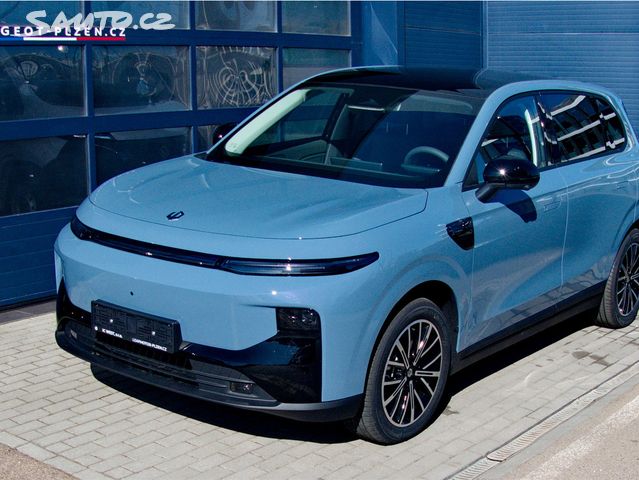 Leapmotor B10